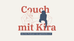 Cover Couch mit Kira